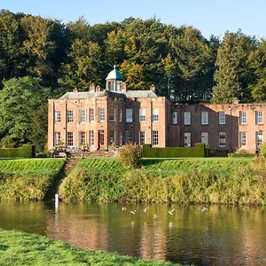 Warwick Hall Bed and breakfast